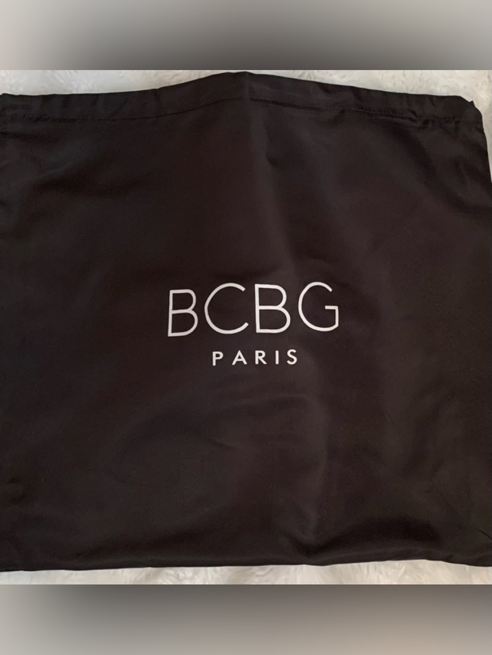 BCBG PARIS black oversize, drawstring, silky, feel dust bag VVGUC